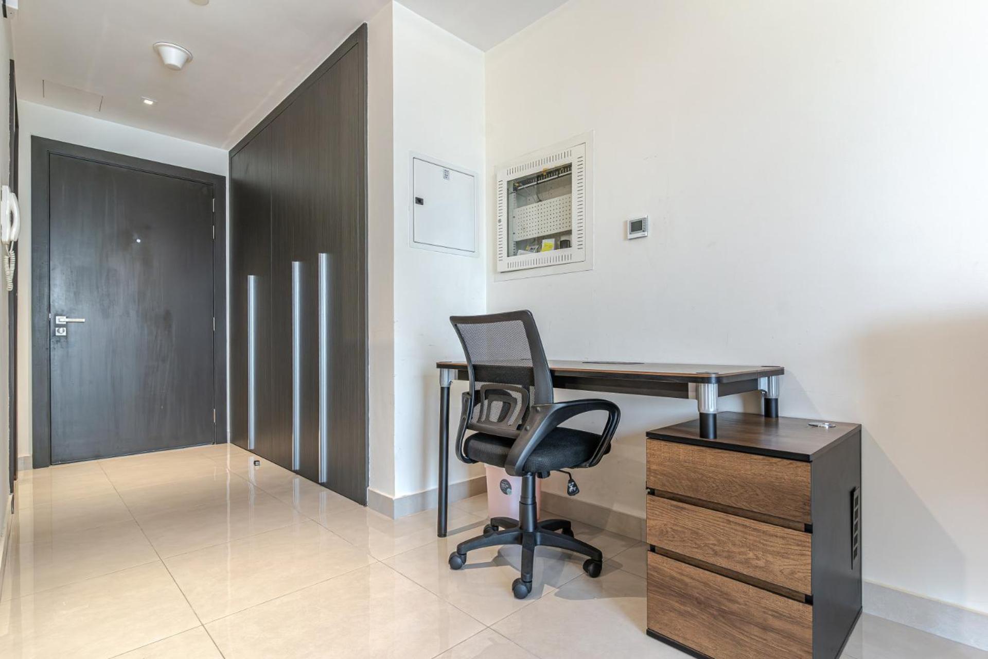 Apartment Spacious I Skyline View I Sleeps 3