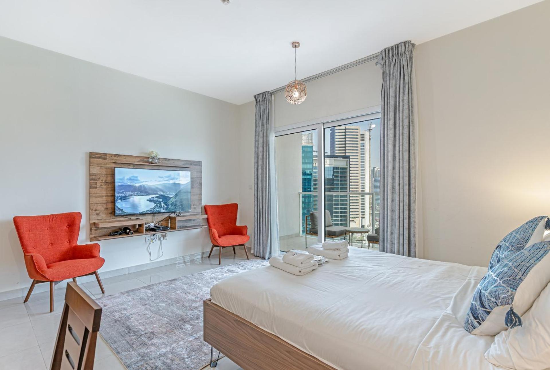 Apartment Spacious I Skyline View I Sleeps 3 *