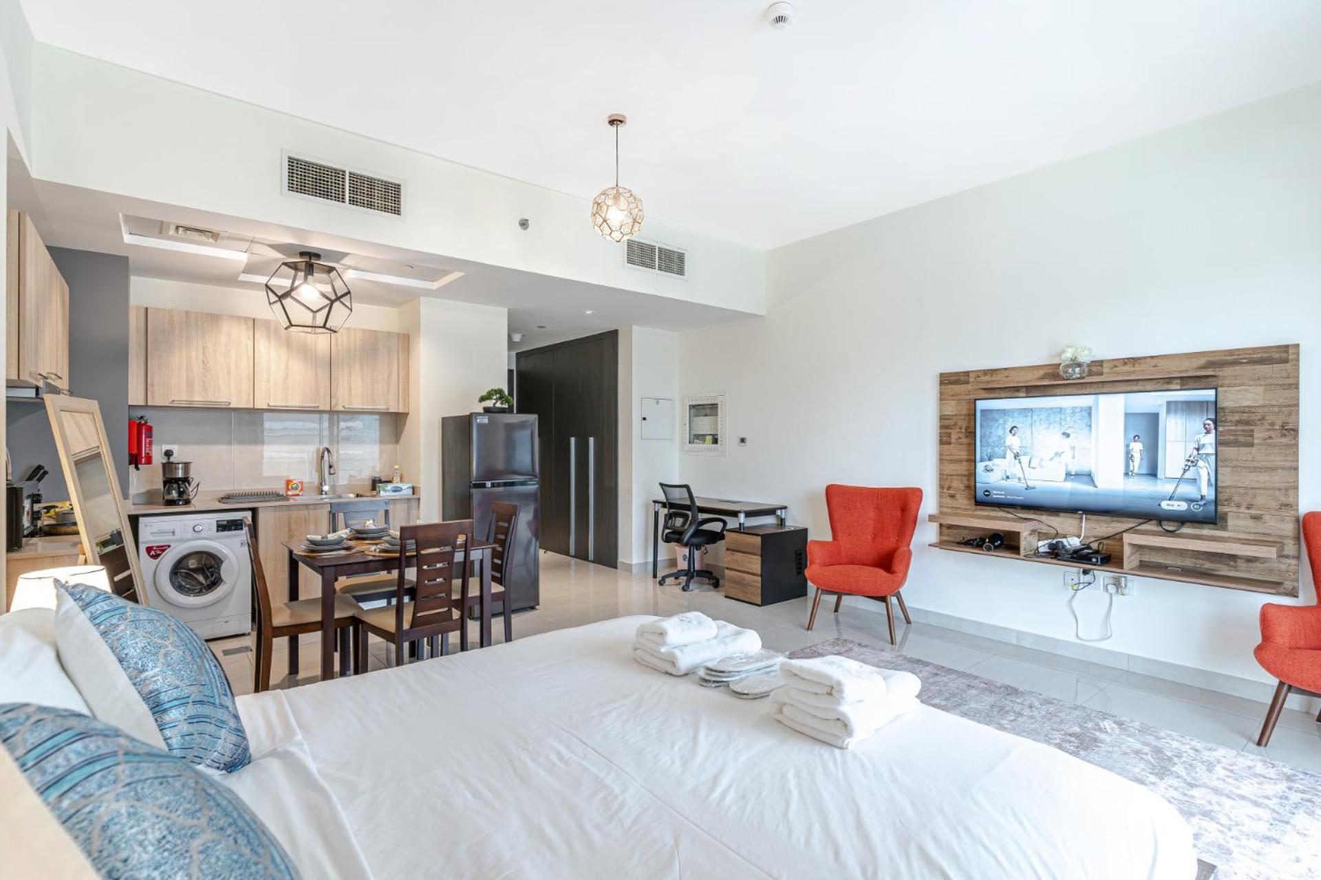Spacious I Skyline View I Sleeps 3 *