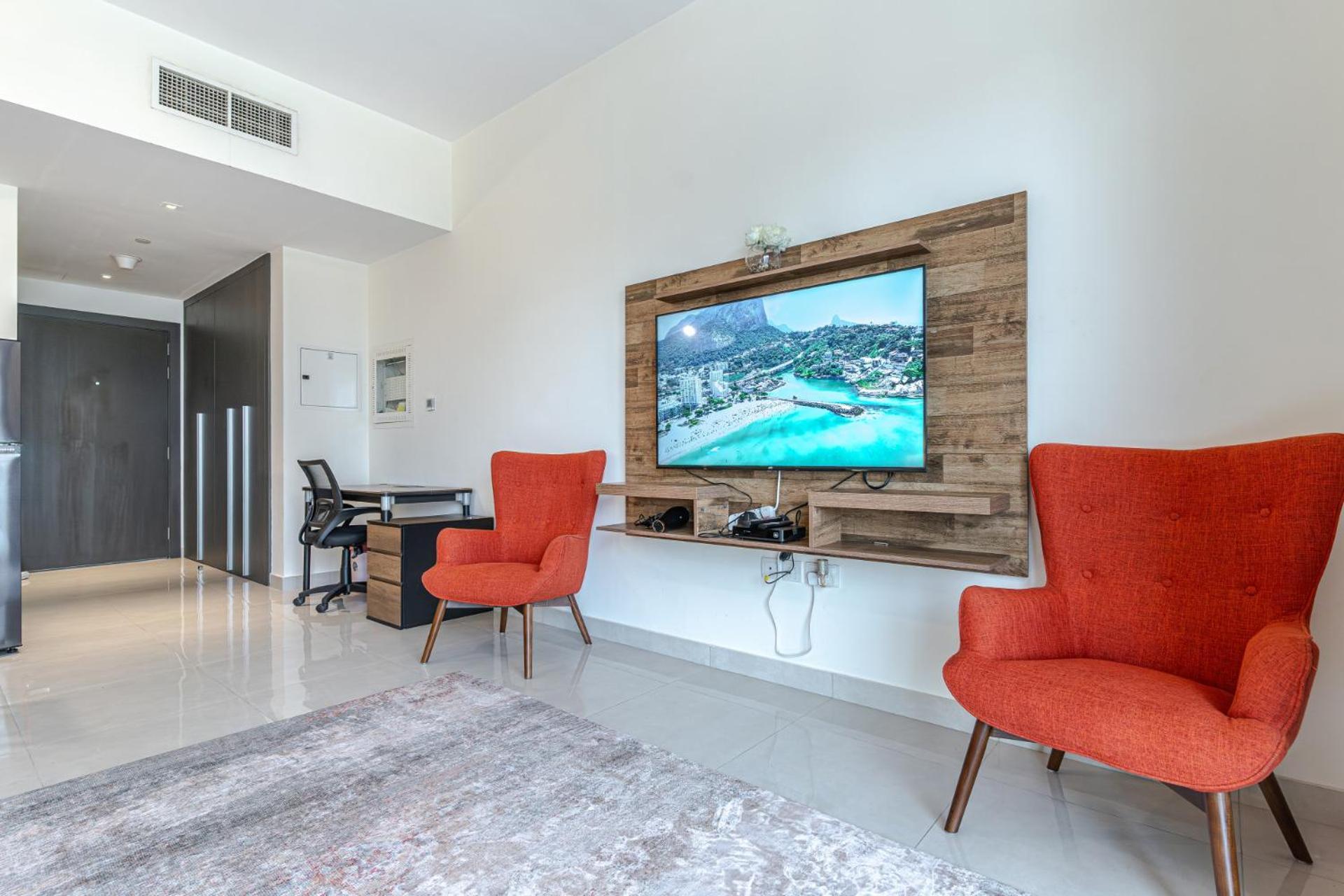 Apartment Spacious I Skyline View I Sleeps 3
