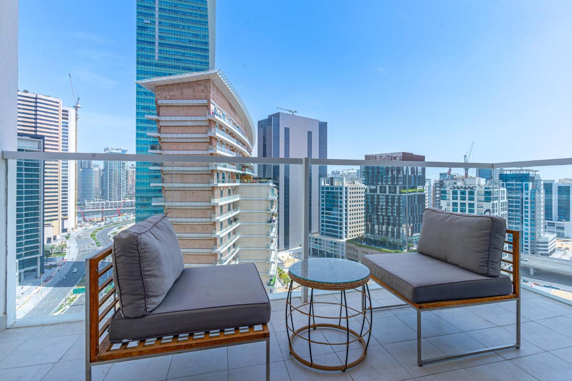 Apartment Spacious I Skyline View I Sleeps 3