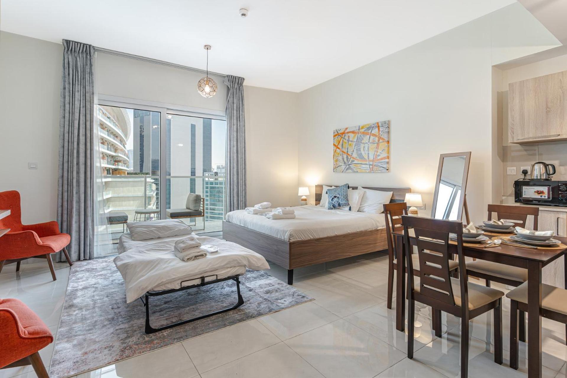 Apartment Spacious I Skyline View I Sleeps 3 Dubai